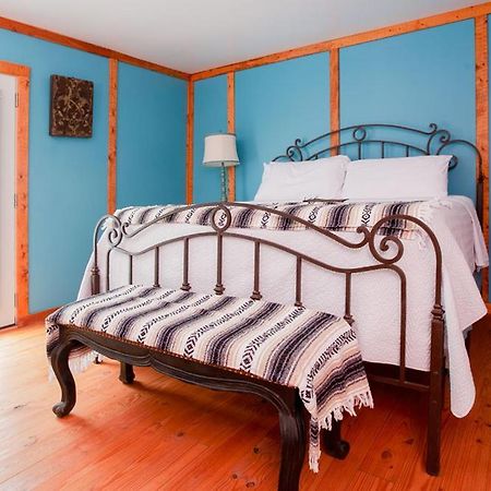 Round Top Hotel Екстер'єр фото