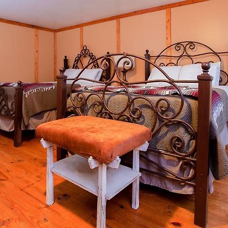 Round Top Hotel Екстер'єр фото