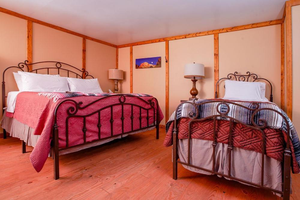 Round Top Hotel Екстер'єр фото