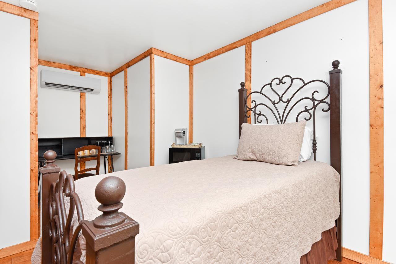 Round Top Hotel Екстер'єр фото